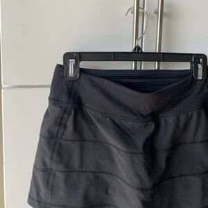 Lululemon black skirt